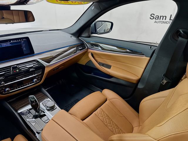 Used 2023 BMW 530e xDrive w/ Premium Package image 26