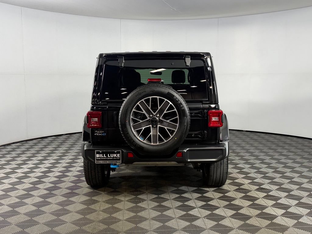 Used 2023 Jeep Wrangler Unlimited Sahara w/ Cold Weather Group AWD/4WD image 9