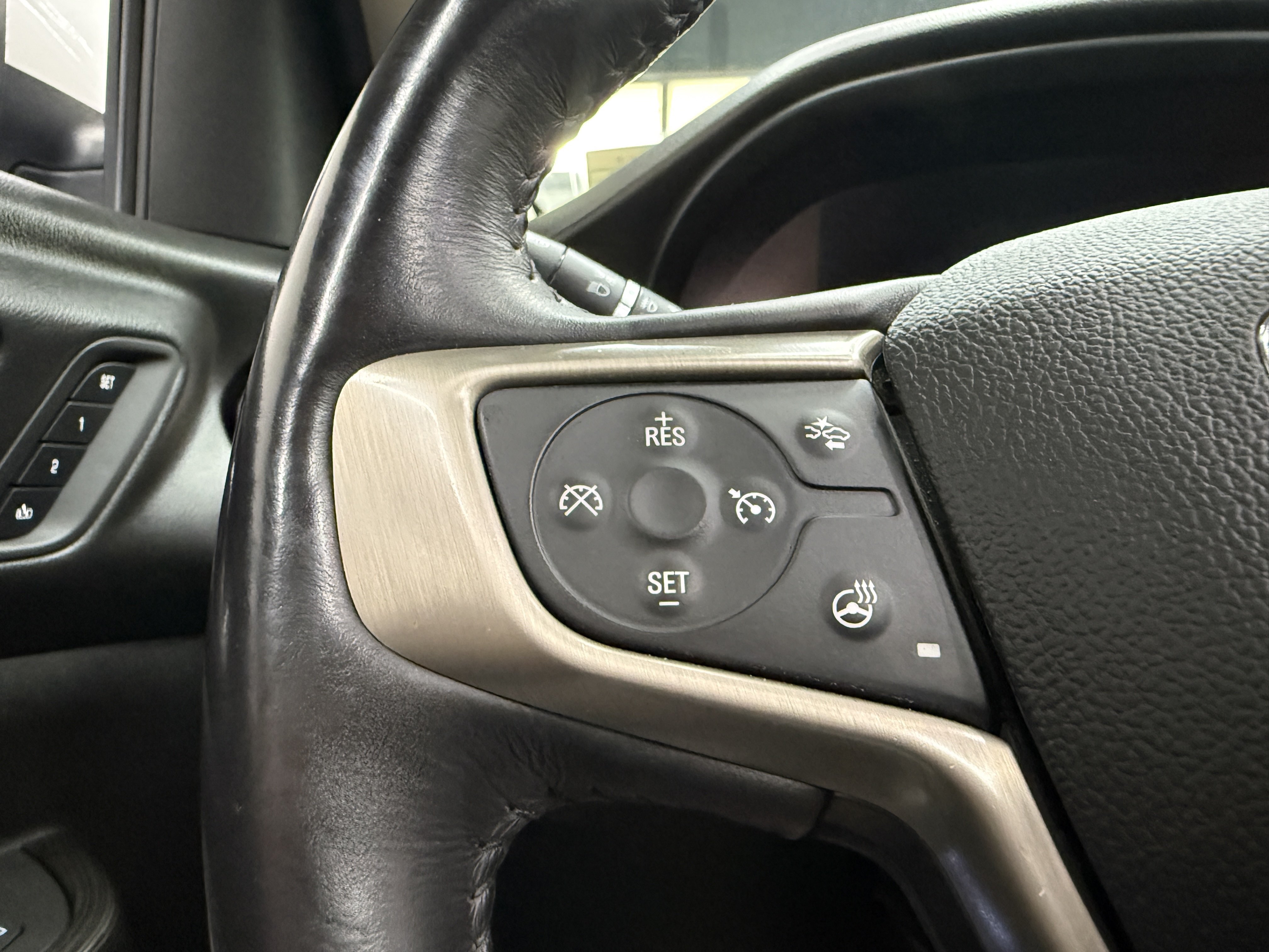 Used 2018 GMC Acadia Denali AWD/4WD image 15