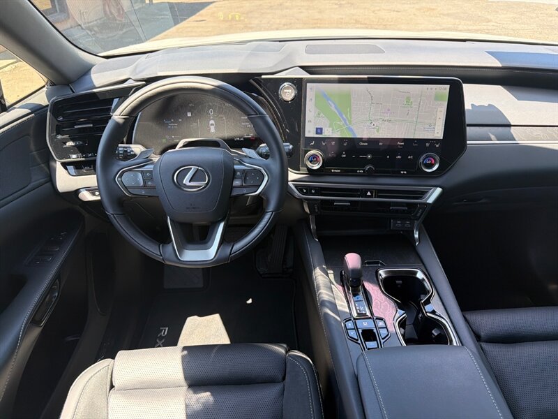 Used 2025 Lexus RX 450h AWD w/ Luxury Package image 27