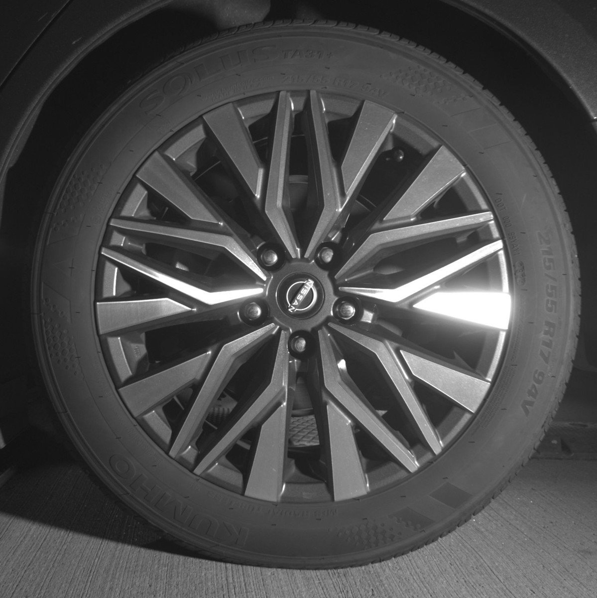 Used 2025 Nissan Altima 2.5 SV FWD image 14