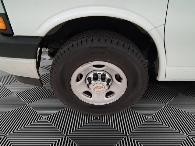 Used 2024 Chevrolet Express 3500 LT w/ LT Preferred Equipment Group RWD image 9