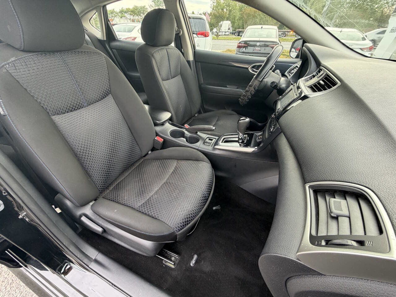 Used 2016 Nissan Sentra SR w/ Driver's Assist Package FWD image 16