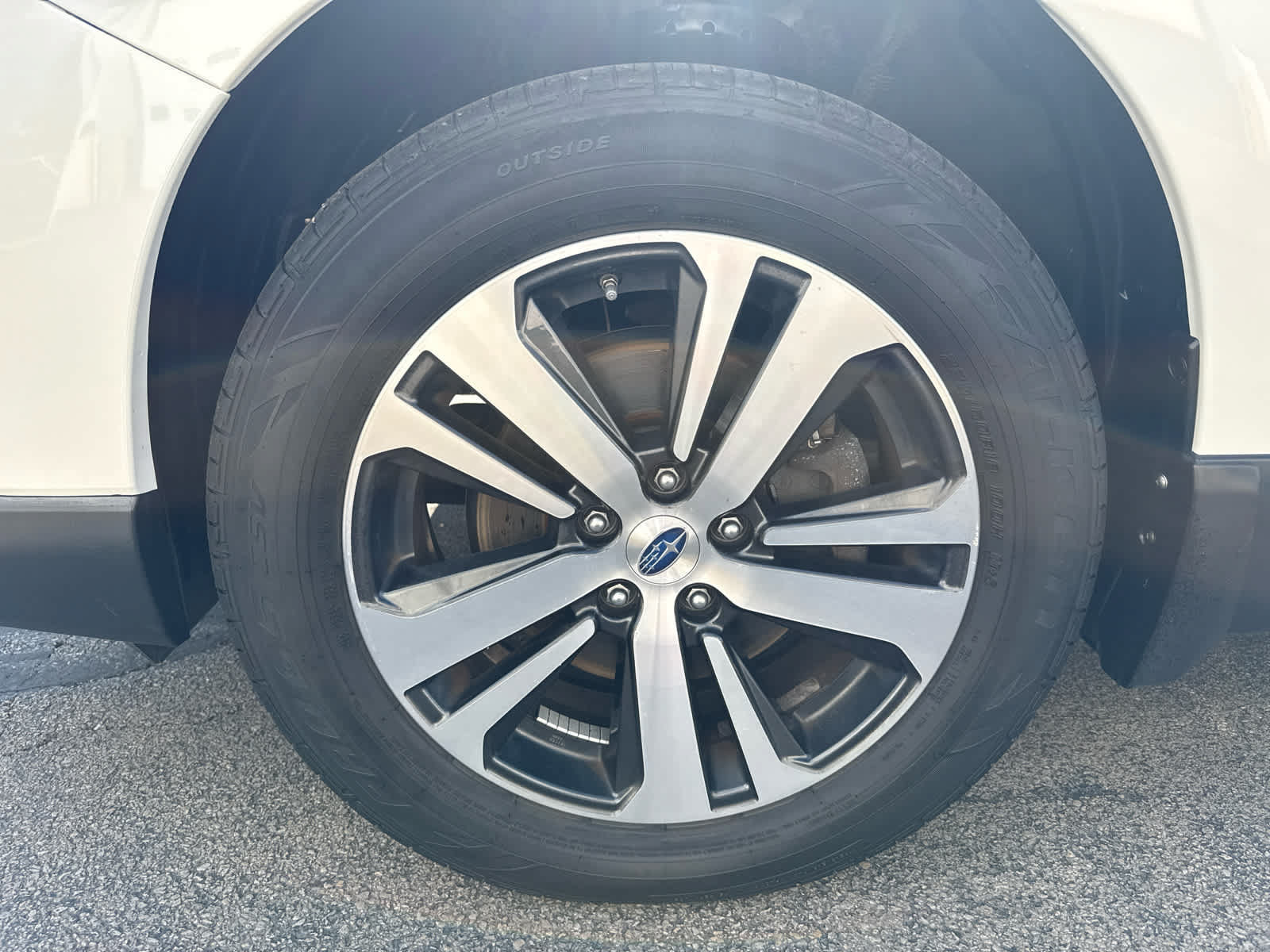 Used 2018 Subaru Outback 3.6R Limited AWD/4WD image 9
