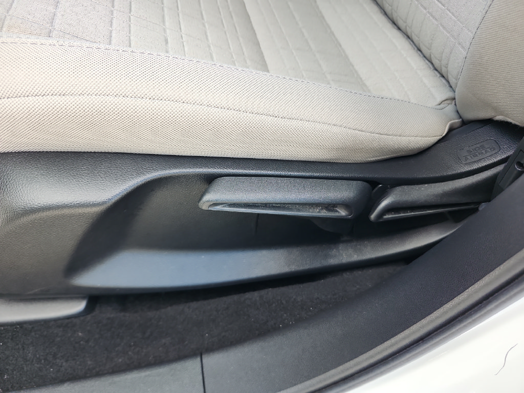Used 2025 Honda HR-V LX image 24