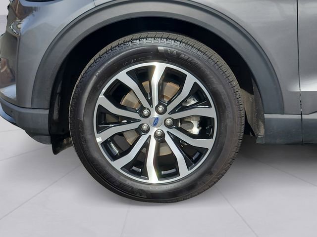 Certified 2025 Ford Explorer ST-Line image 9