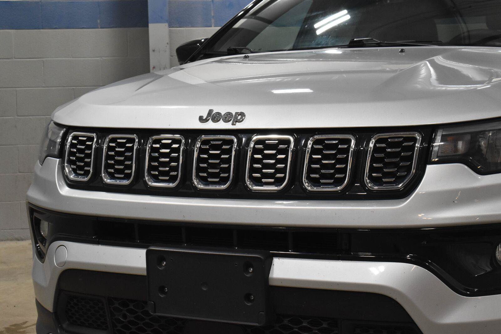 Used 2025 Jeep Compass Limited AWD/4WD image 28