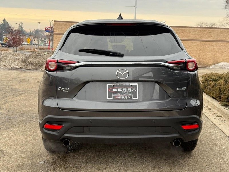 Used 2018 MAZDA CX-9 Touring w/ Touring Premium Package image 4