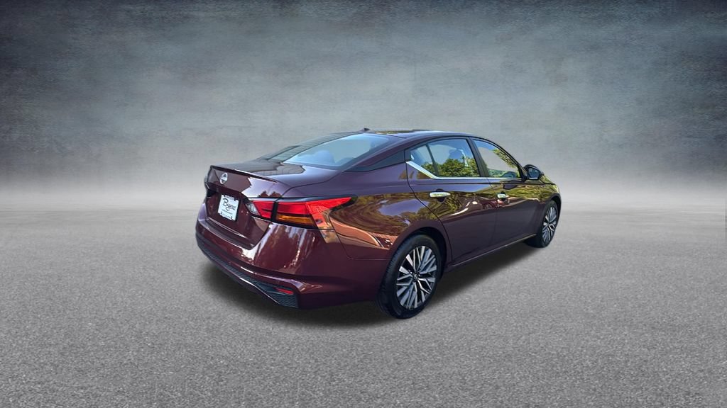 Used 2025 Nissan Altima 2.5 SV FWD image 35