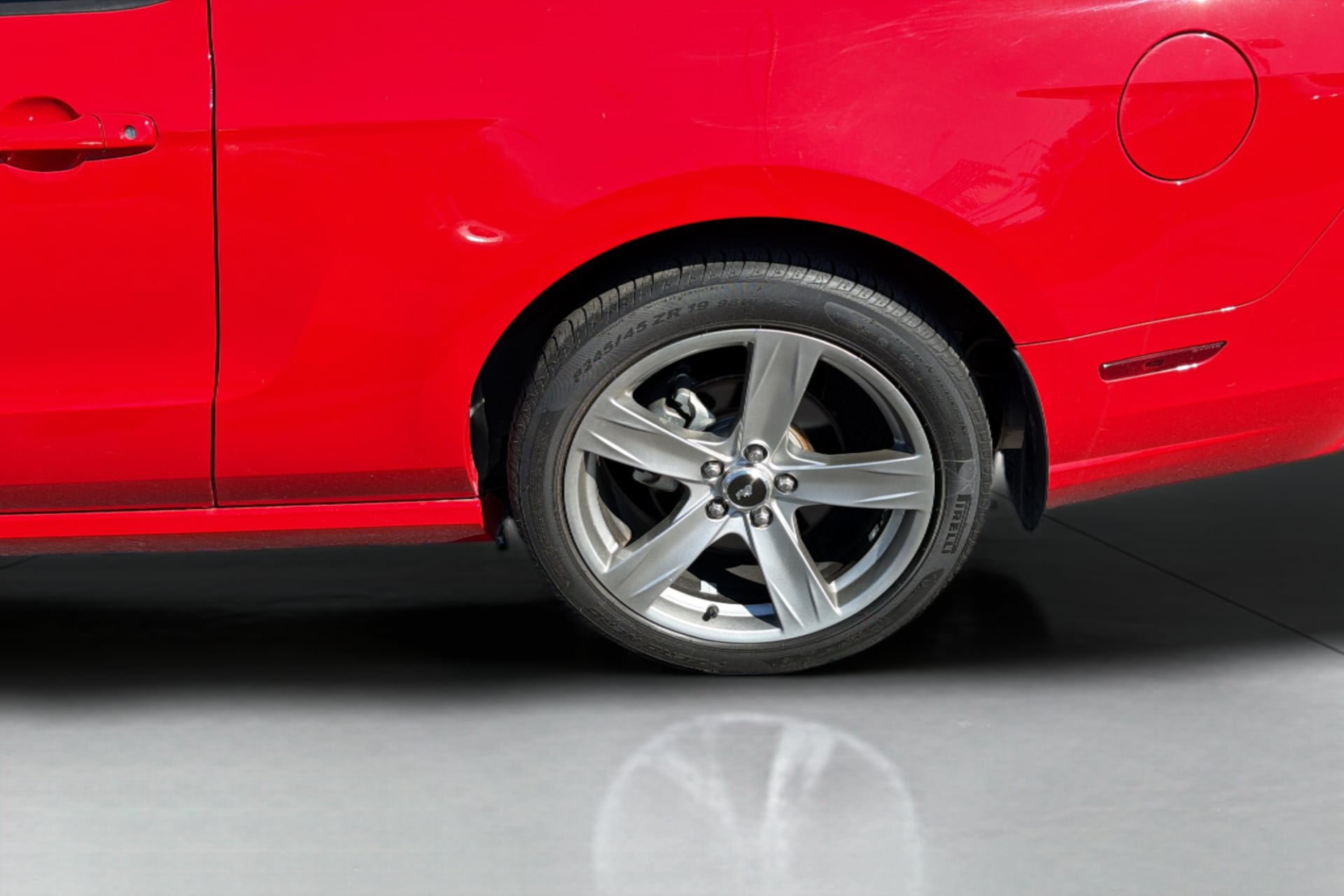 Used 2013 Ford Mustang GT Premium w/ Security Pkg RWD image 37