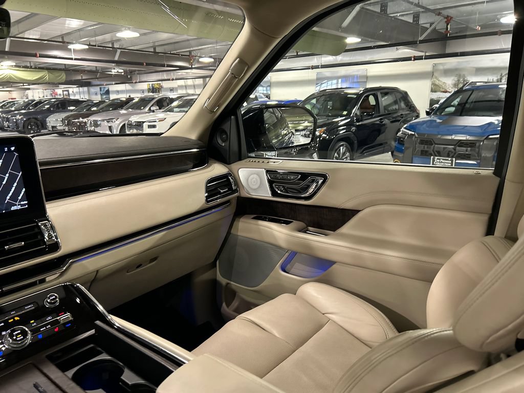 Used 2020 Lincoln Navigator L Reserve w/ Luxury Package AWD/4WD image 25