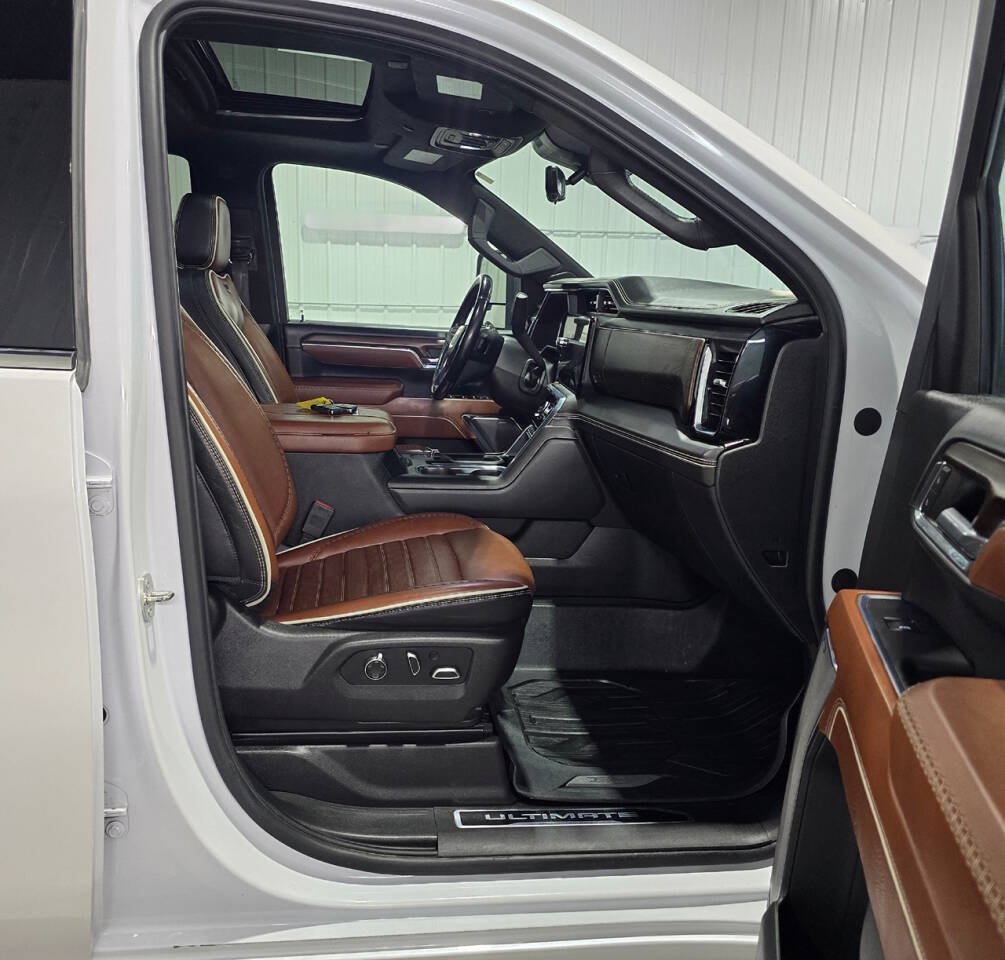 Used 2024 GMC Sierra 2500 Denali Ultimate AWD/4WD image 8