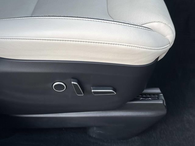 Used 2022 Tesla Model X Plaid image 23