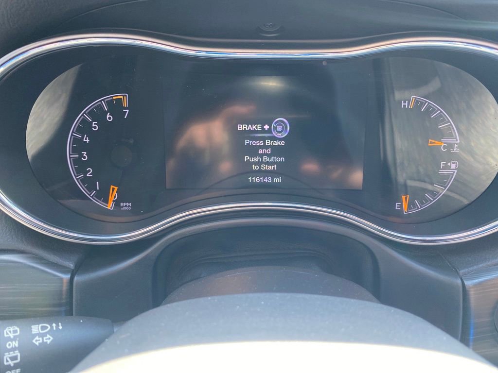 Used 2019 Jeep Grand Cherokee Altitude AWD/4WD image 14