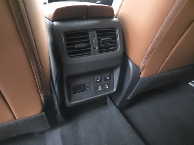 Used 2026 Nissan Rogue Platinum w/ Platinum Premium Package AWD/4WD image 40