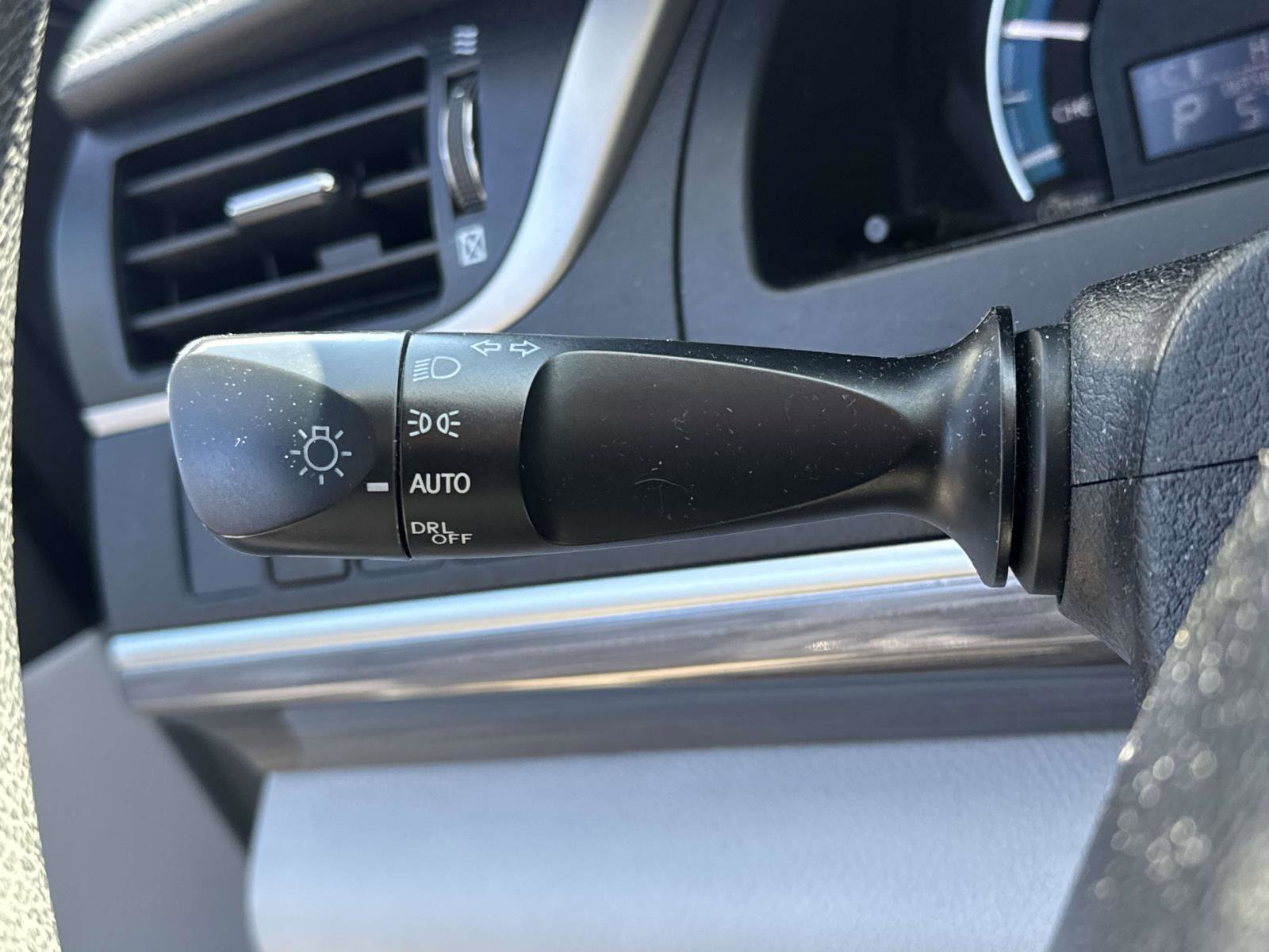 Used 2014 Toyota Camry LE image 18