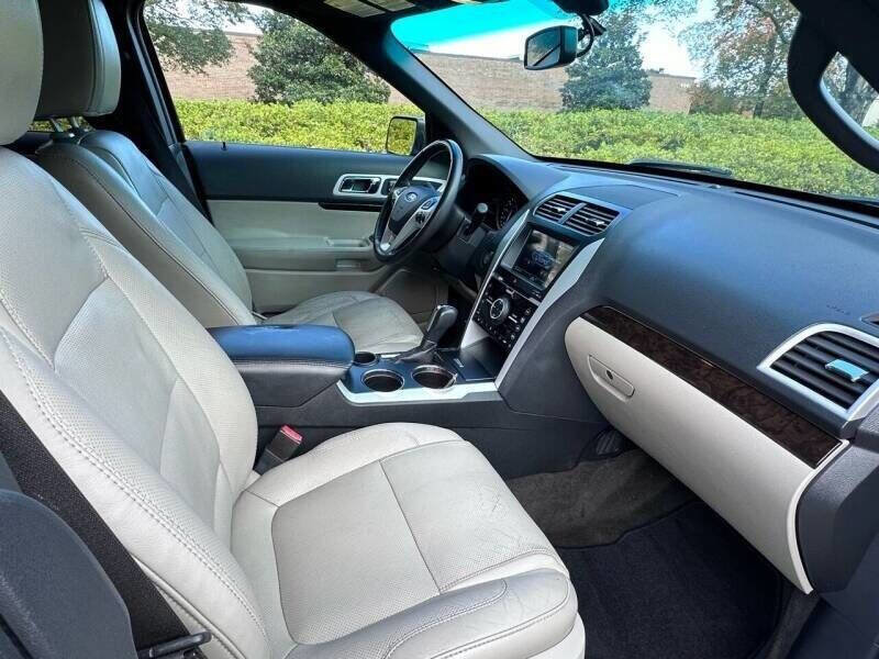 Used 2011 Ford Explorer Limited w/ 302A Rapid Spec Order Code image 21