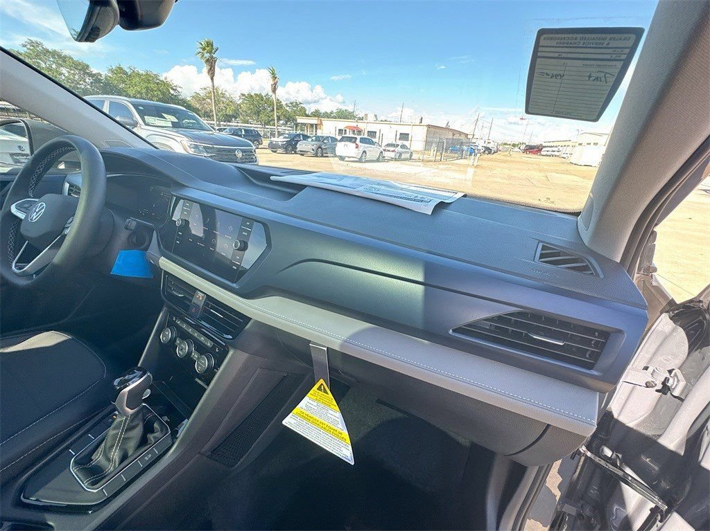 Used 2024 Volkswagen Taos SE FWD image 32