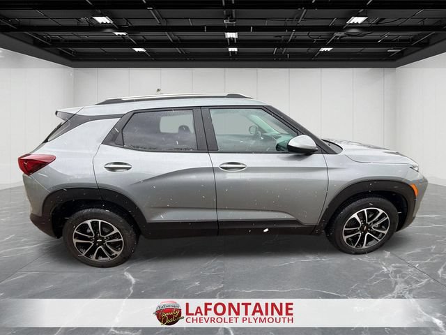 Used 2025 Chevrolet TrailBlazer LT FWD image 9