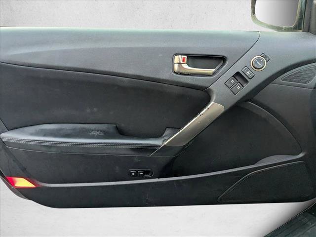 Used 2014 Hyundai Genesis 2.0T image 13