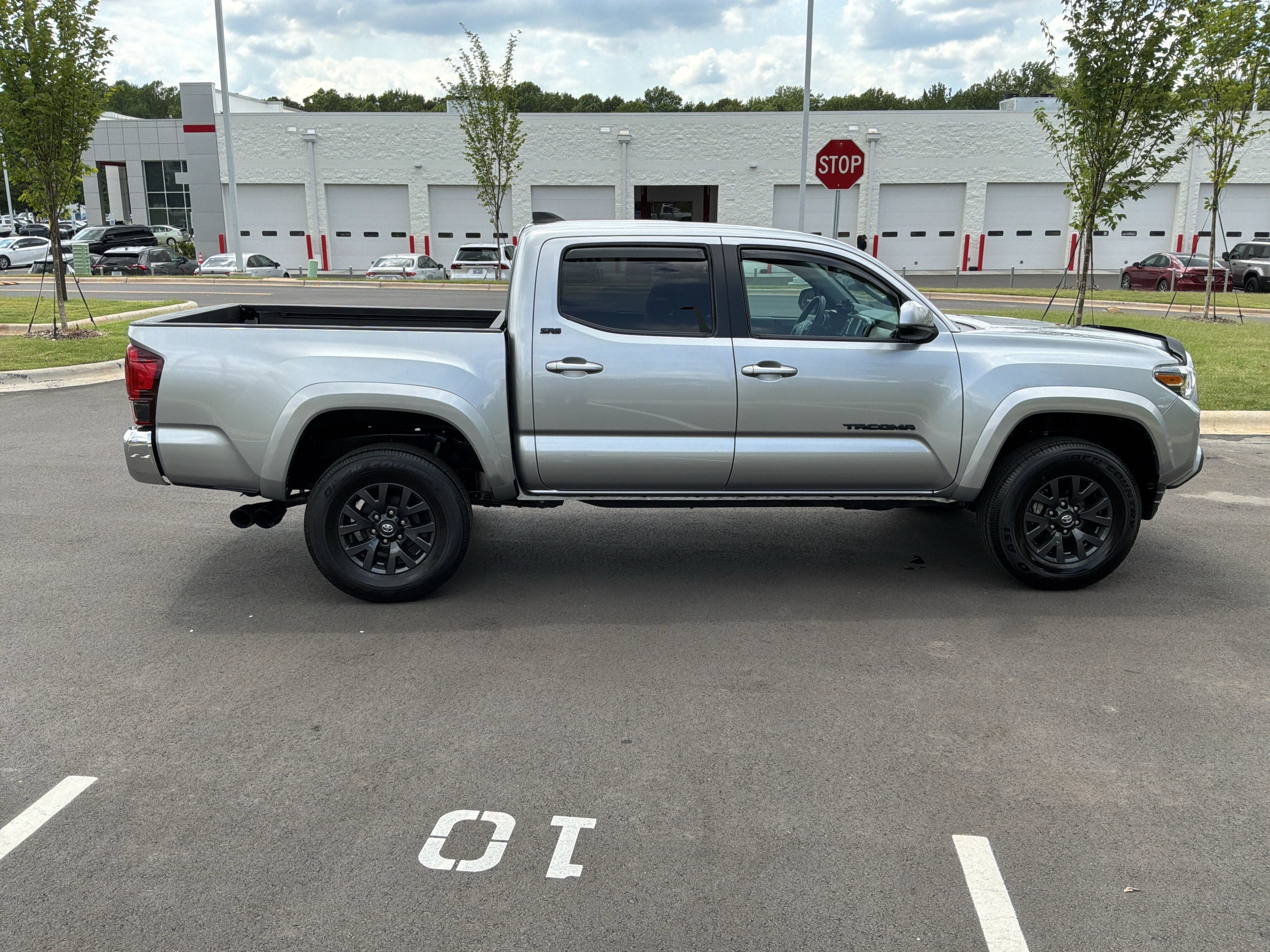 Used 2023 Toyota Tacoma SR5 RWD image 11