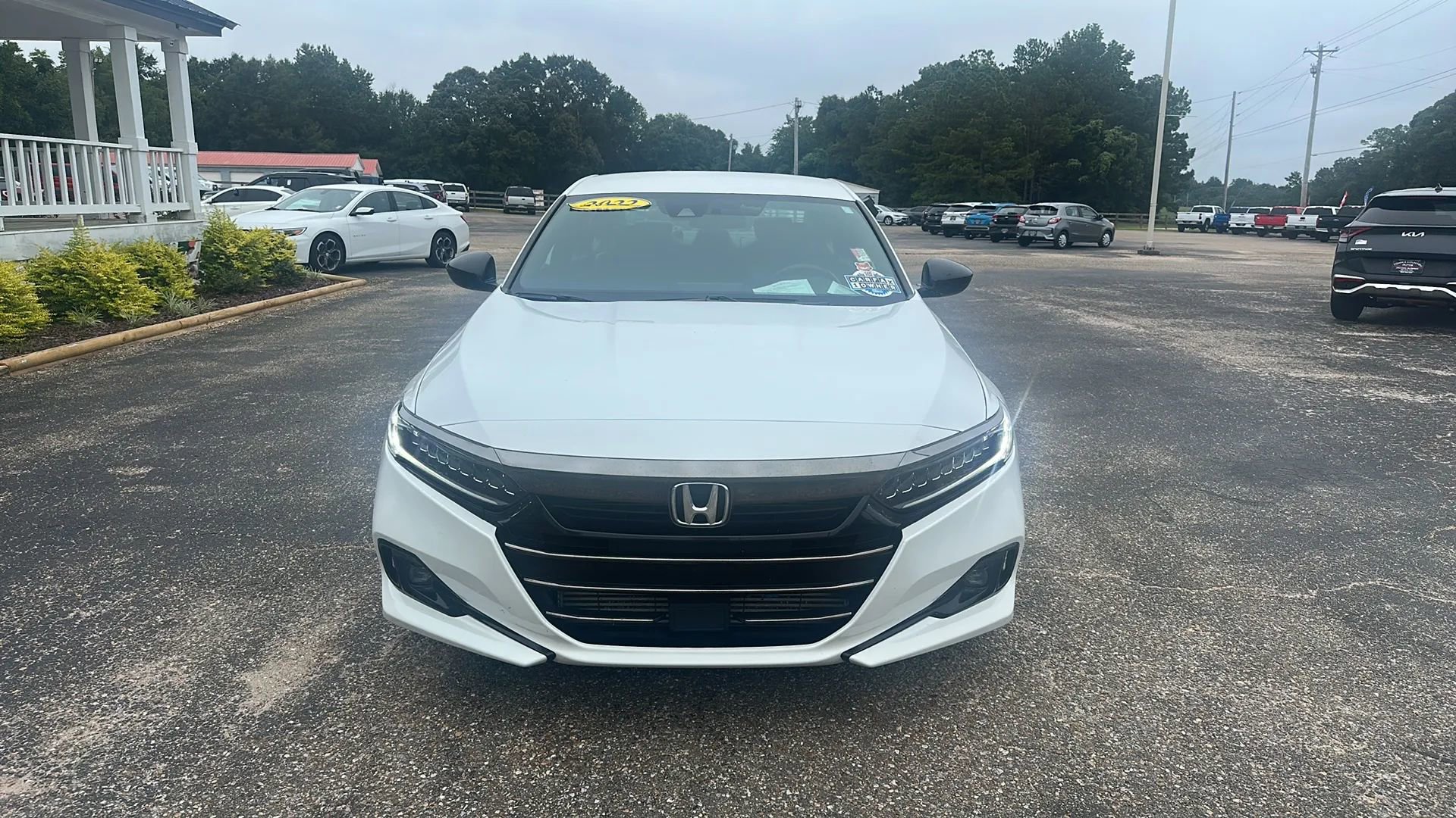 Used 2022 Honda Accord Sport image 2