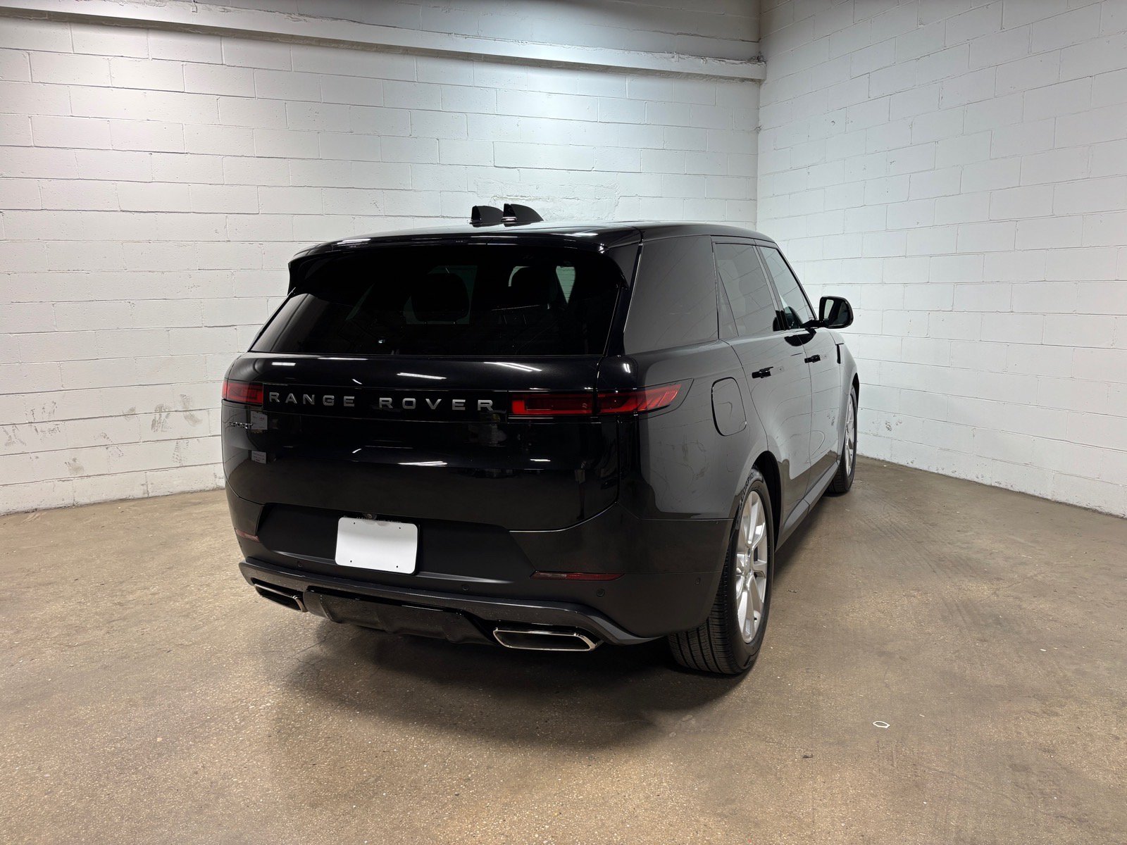 Used 2025 Land Rover Range Rover Sport AWD/4WD image 7