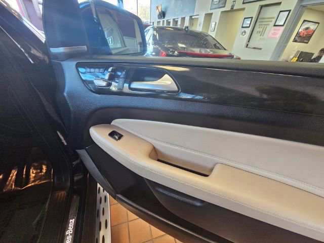 Used 2018 Mercedes-Benz GLS 450 4MATIC w/ Premium Package image 13