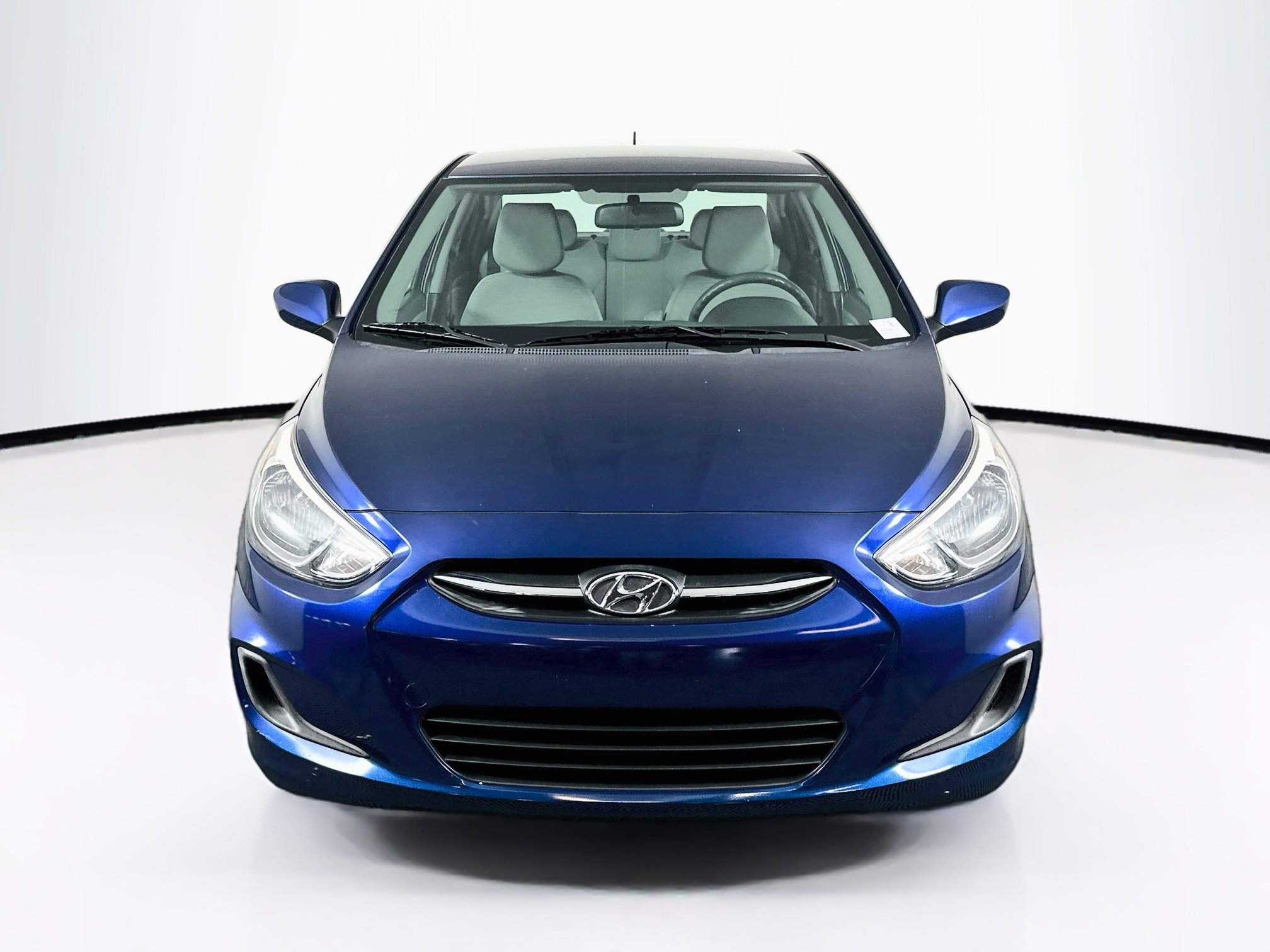 Used 2015 Hyundai Accent GLS FWD image 2