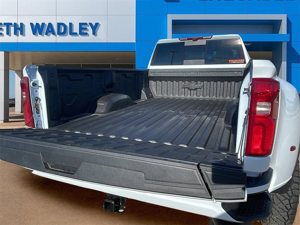 New 2026 Chevrolet Silverado 3500 High Country w/ High Country Premium Package AWD/4WD image 10