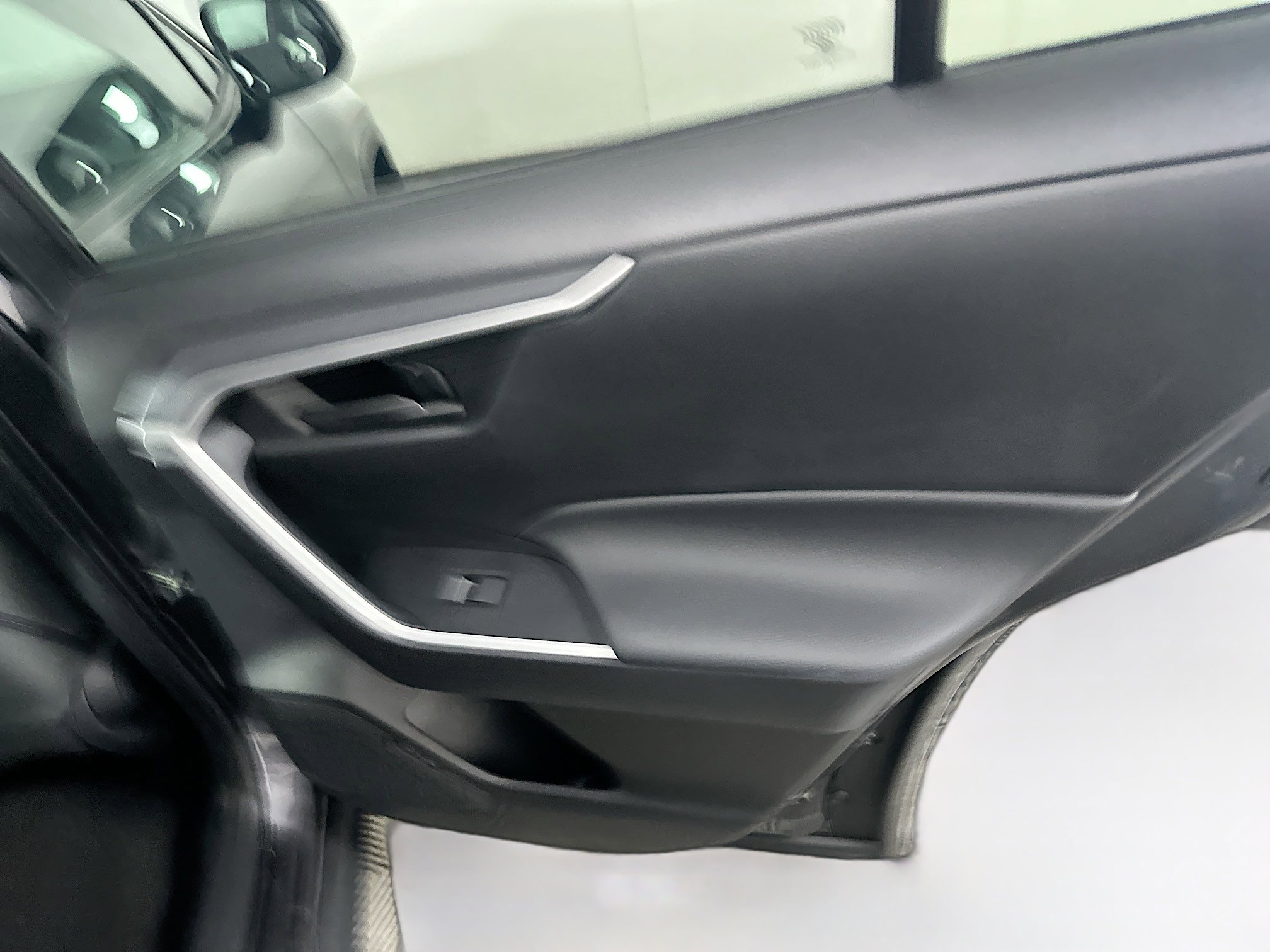 Used 2025 Toyota RAV4 LE image 29