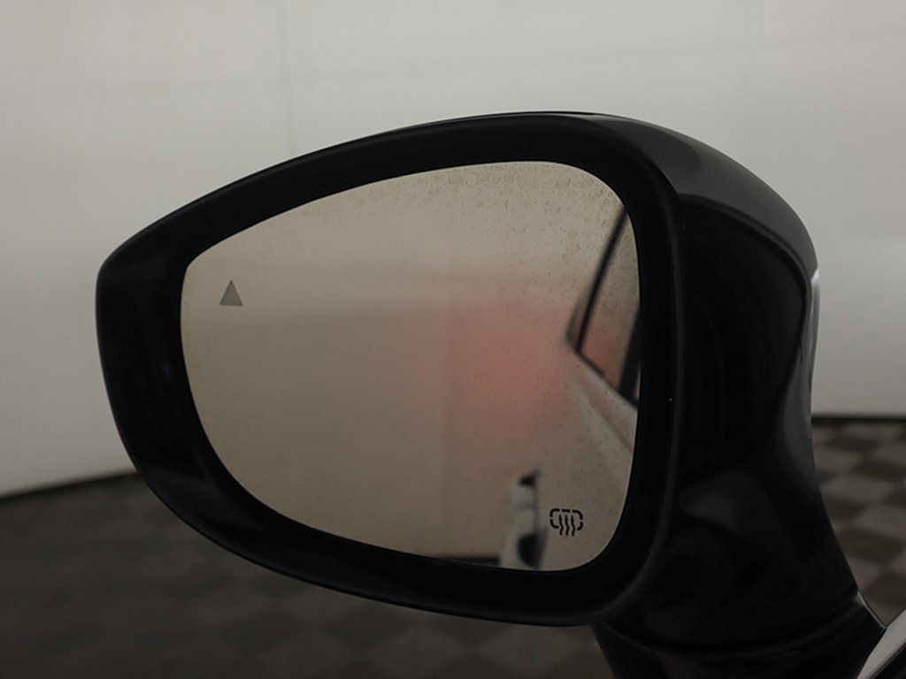 Used 2024 Chrysler Pacifica Touring-L image 35