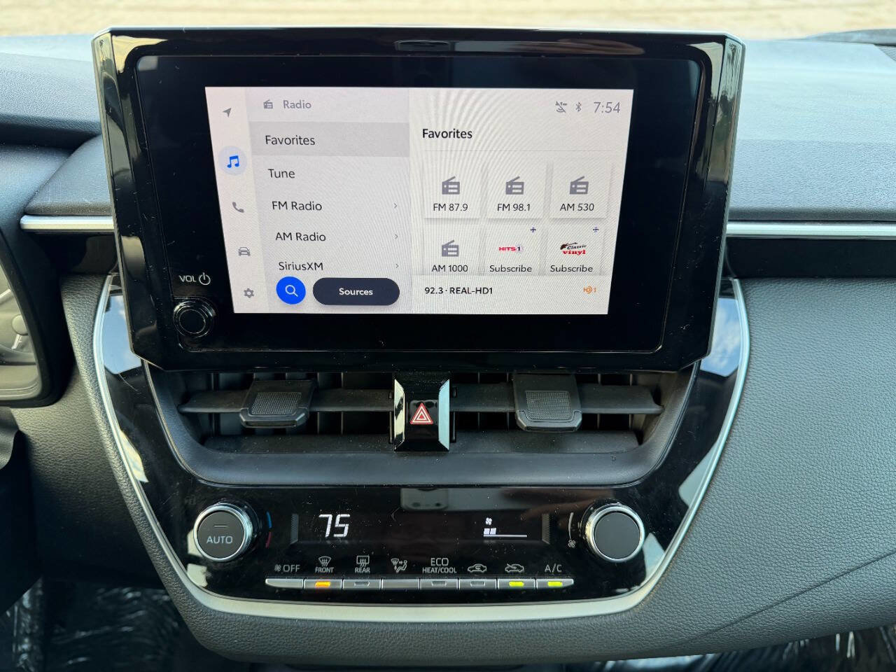 Used 2025 Toyota Corolla LE image 25