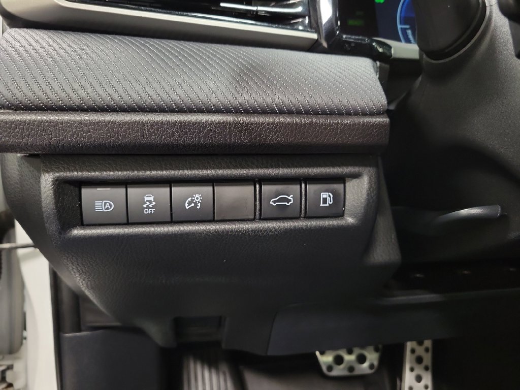 Used 2025 Toyota Camry SE FWD image 28