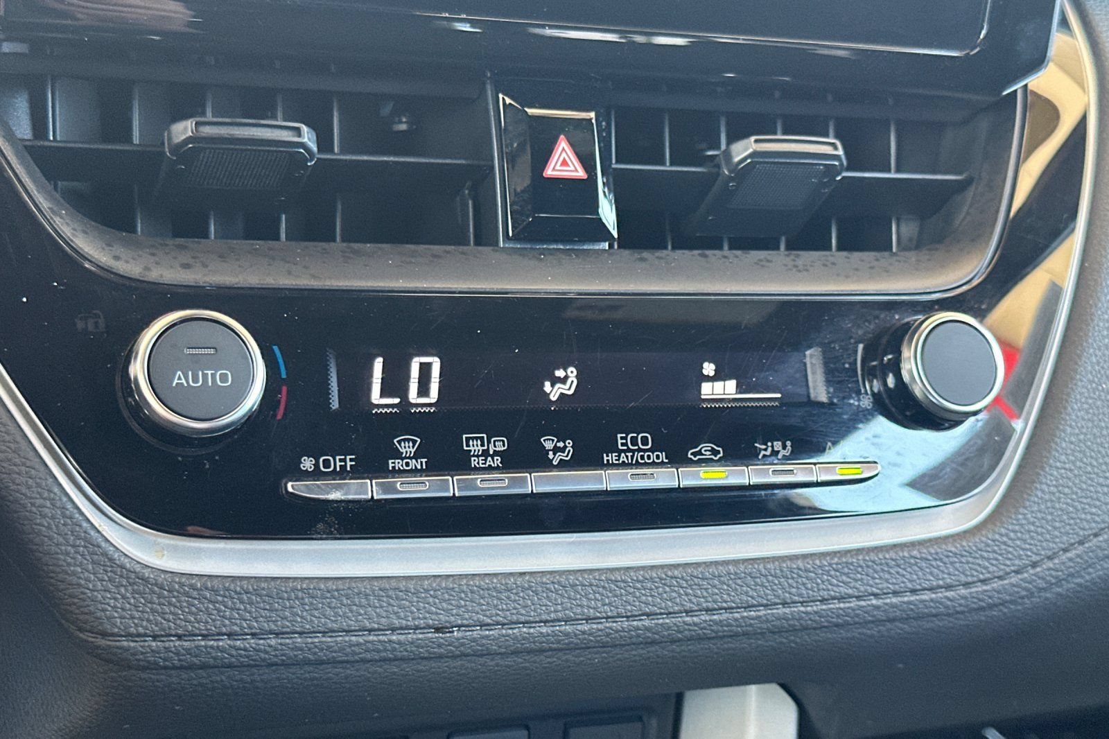 Used 2025 Toyota Corolla Cross AWD Hybrid image 23