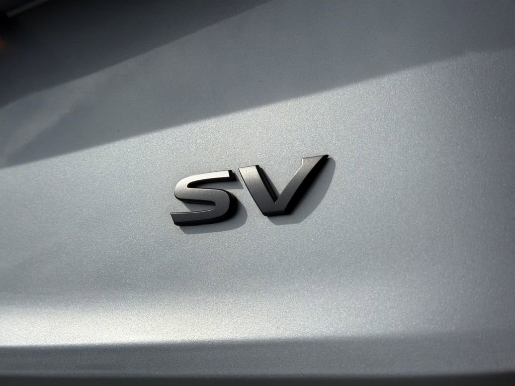 Used 2024 Nissan Rogue SV w/ SV Premium Package image 15