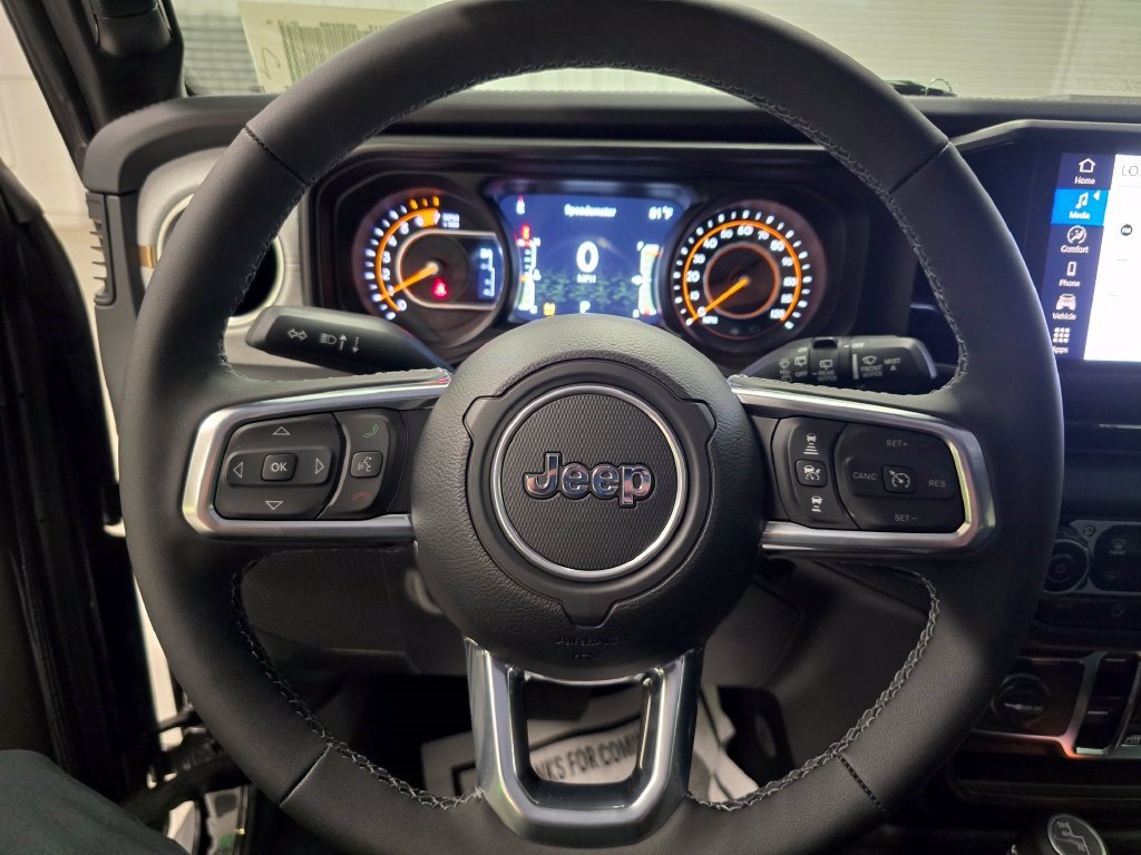 New 2025 Jeep Wrangler Unlimited Sahara AWD/4WD image 17
