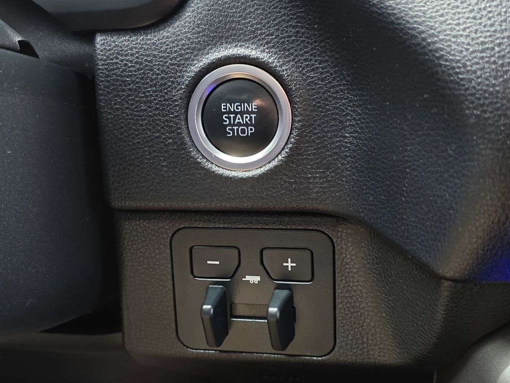 Used 2022 Toyota Tundra SR5 w/ SR5 Premium Package image 34