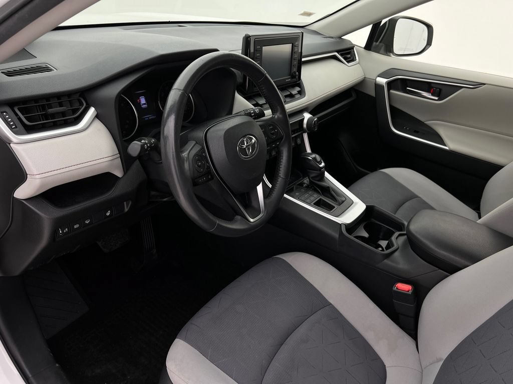 Used 2020 Toyota RAV4 XLE w/ XLE Grade Weather Package AWD/4WD image 12