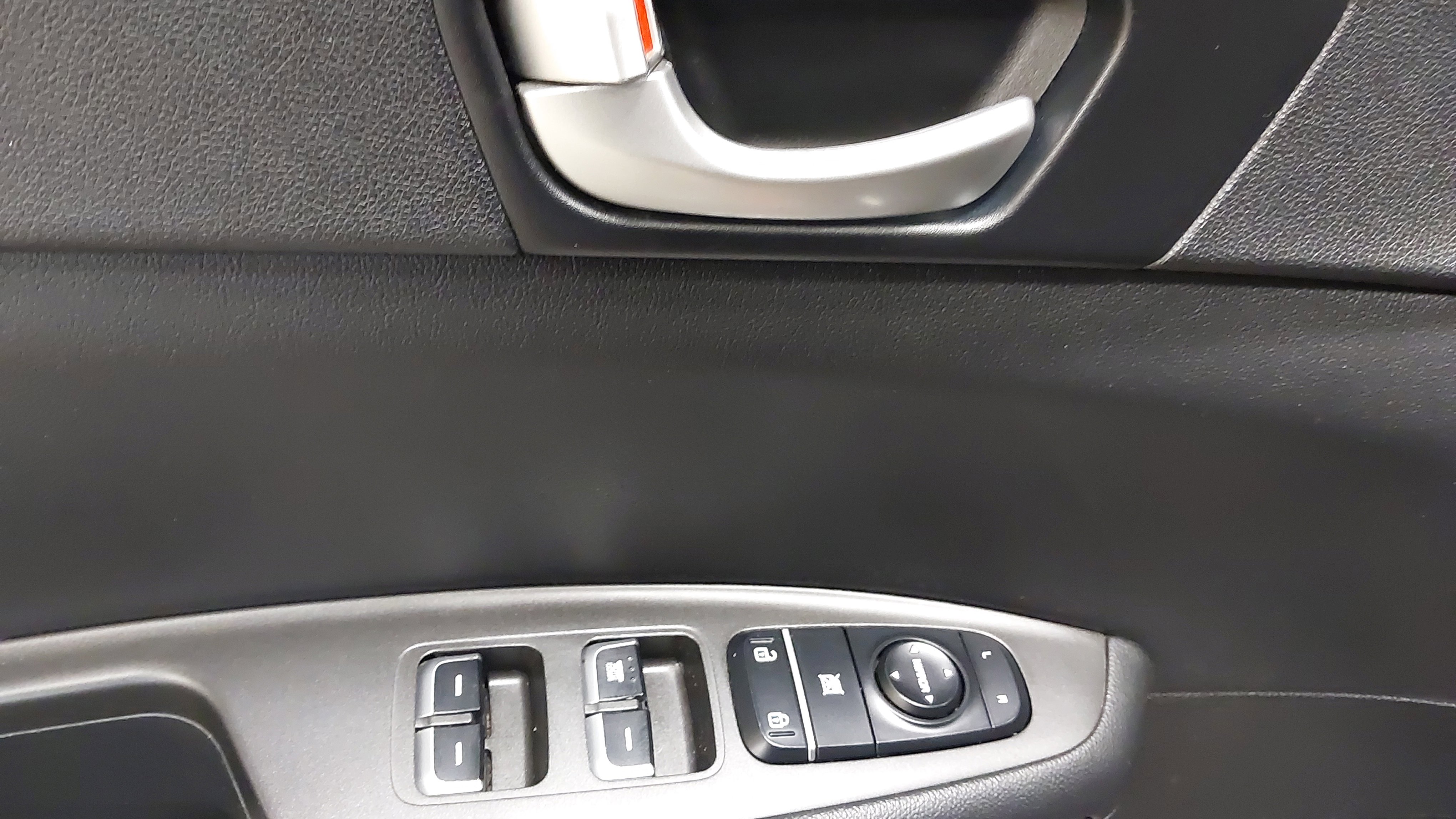 Used 2018 Kia Optima S image 25