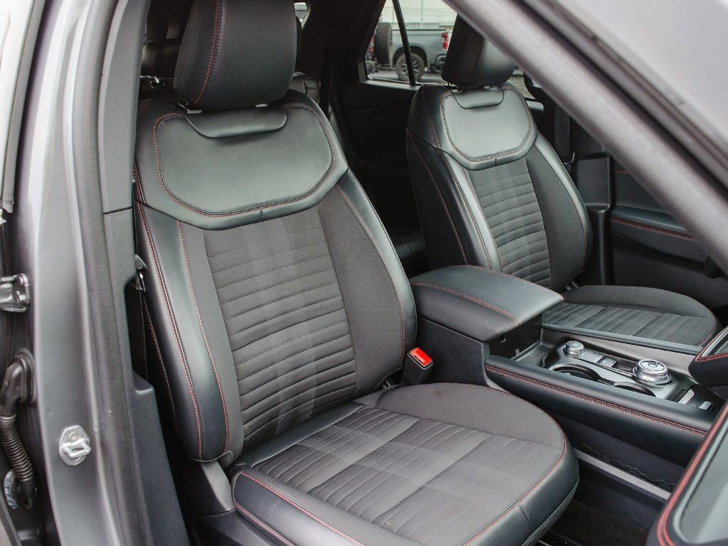 Used 2025 Ford Explorer ST-Line w/ ST-Line Street Pack image 37