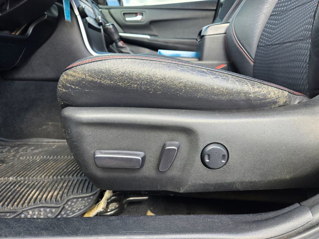 Used 2015 Toyota Camry SE image 23