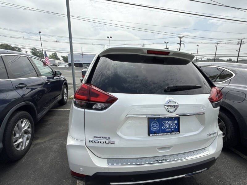 Used 2019 Nissan Rogue SV w/ Premium Package AWD/4WD image 2