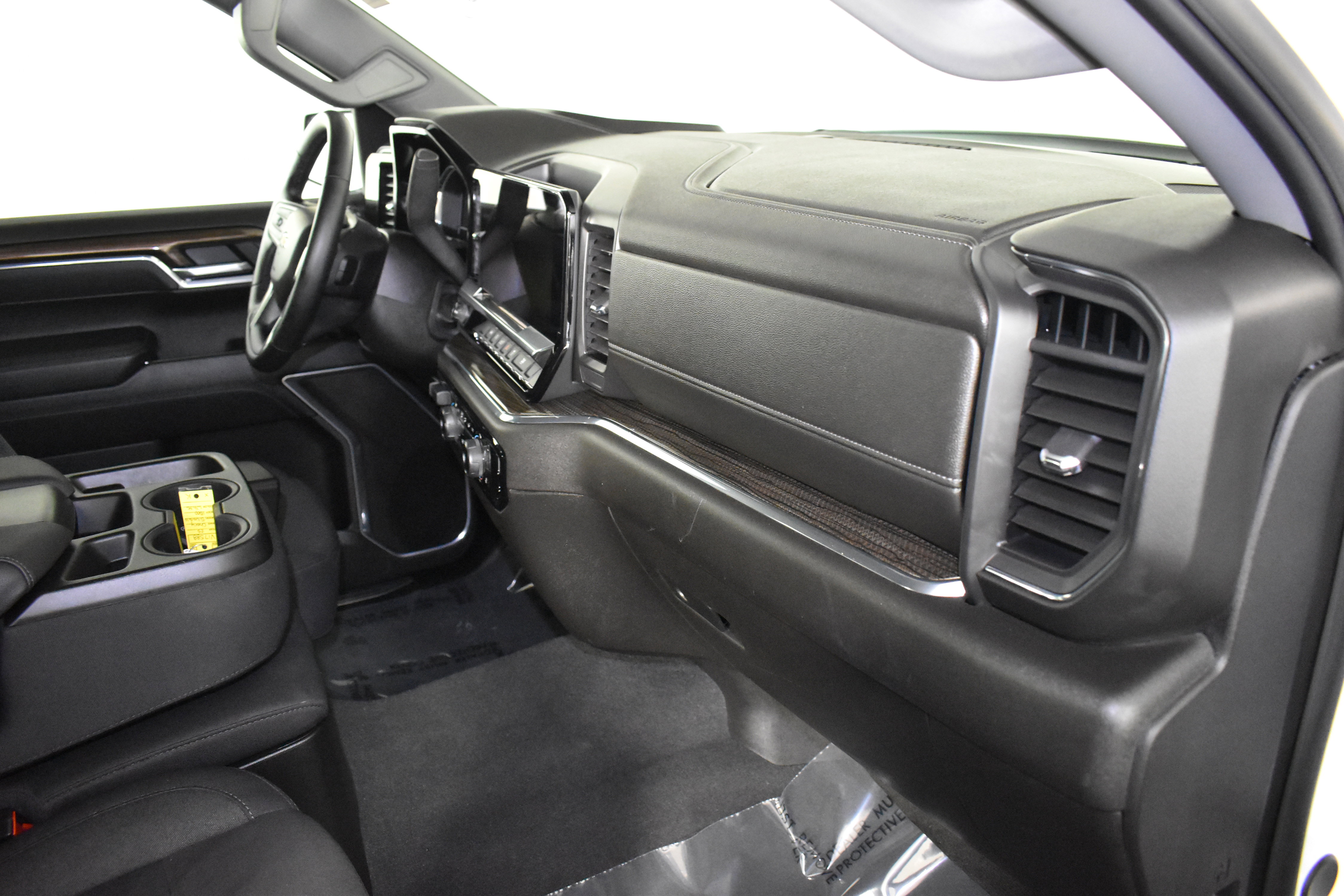 Used 2025 Chevrolet Silverado 1500 LT image 45