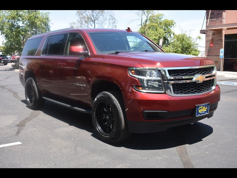 Used 2017 Chevrolet Suburban LS RWD image 2