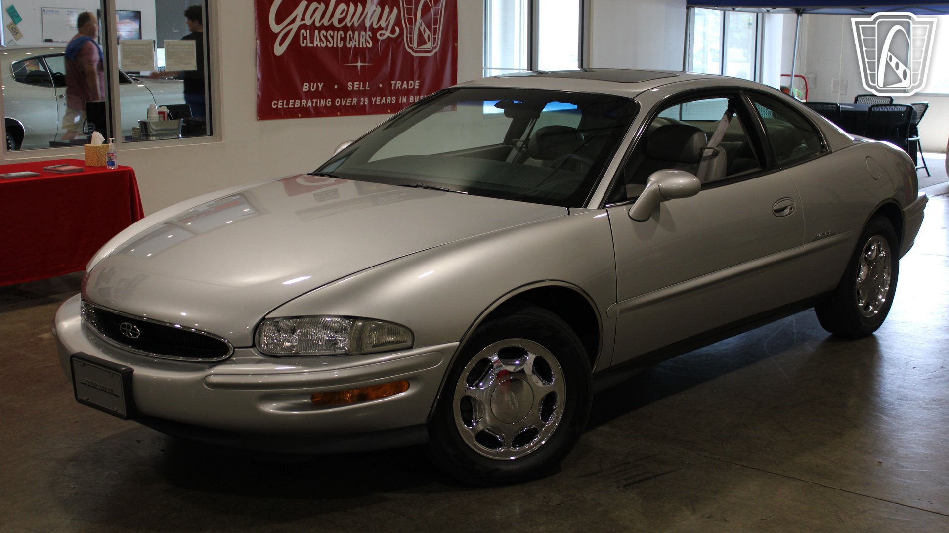 Used 1999 Buick Riviera Supercharged Coupe FWD image 19
