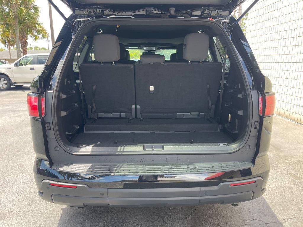 Used 2025 Toyota Sequoia SR5 AWD/4WD image 5