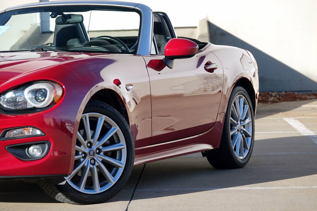 Used 2018 FIAT 124 Spider Lusso w/ Navigation & Sound Group image 19