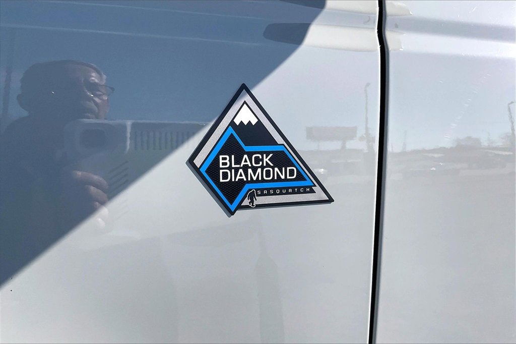 Used 2022 Ford Bronco Black Diamond w/ Sasquatch Package image 8