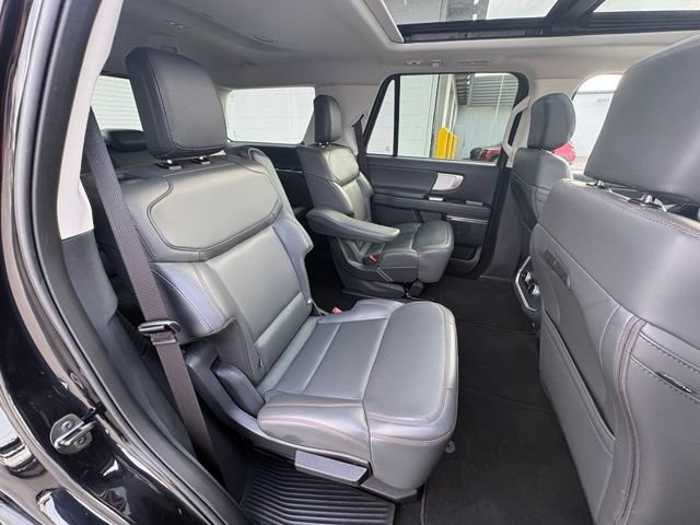 Used 2025 Ford Expedition Active AWD/4WD image 30